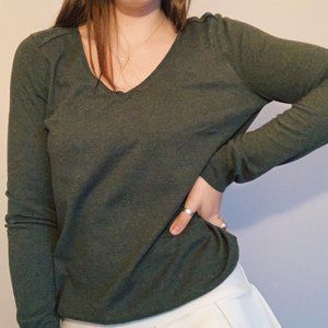 Green GAP V-neck sweater